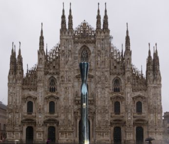 Torcia Olimpica davanti al Duomo